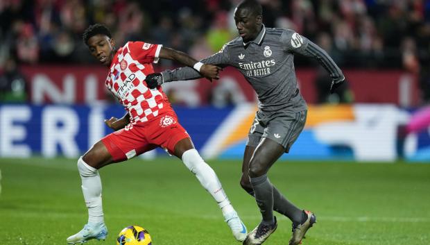 Ferland Mendy cayó lesionado en Montilivi