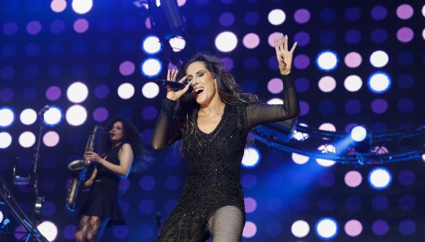 MADRID, 18/12/2024.- La cantante Malú ofrece un concierto este miércoles en el WiZink Center de Madrid, con el que despide su gira 'A todo sí - 25 años de aprendiz'. EFE/ J.P.Gandul