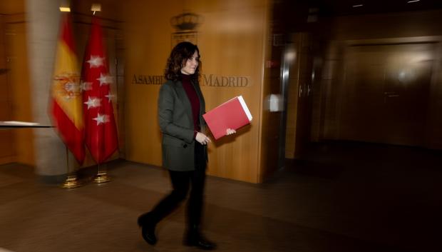 Isabel Díaz Ayuso en el último pleno del año en la Asamblea de Madrid