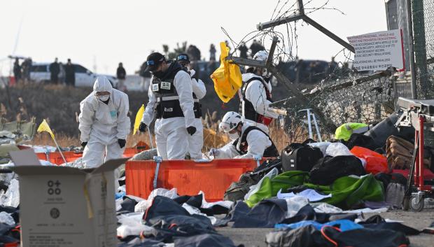 Los efectivos de emergencias han rescatado a dos personas con vida, pero la cifra de muertos ya alcanza los 176