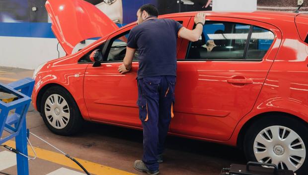 Los técnicos daban el cambiazo de coche y el coche comodín lograba el aprobado