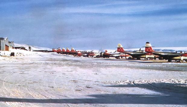 Aviones de combate de EEUU en la Base Aéra de Thule, en 1955