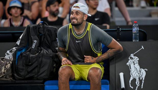 Nick Kyrgios se lamenta tras la derrota en primera ronda del Open de Australia