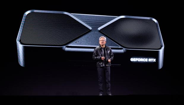 Jensen Huang presentó en Las Vegas cuatro tarjetas gráficas: la GeForce RTX 5090, la RTX 5080, la RTX 5070 Ti y la RTX 5070