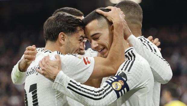 Lucas Vázquez y Brahim Díaz celebran el segundo gol del Real Madrid