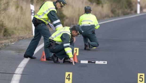 Los agentes toman nota de todo lo que ha ocurrido