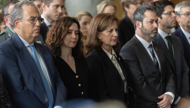 El presidente de la Asamblea de Madrid, Enrique Matías Ossorio, la presidenta de la Comunidad de Madrid, Isabel Díaz Ayuso, y la presidenta de la Comunidad Judía en Madrid, Estrella Bengio, y el encargado de Negocios de la Embajada de Israel en España, Dan Poraz, participan en el Acto de Recuerdo del Holocausto que acoge la Asamblea de Madrid, a 28 de enero de 2025, en Madrid (España). El acto se celebra con motivo del Día Oficial de la Memoria del Holocausto y Prevención de los Crímenes contra la Humanidad, organizado por la Comunidad Judía de Madrid.

Eduardo Parra / Europa Press
28/1/2025