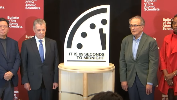 Momento en que se ha descubierto la hora del Reloj del Apocalipsis, a 89 segundos de la medianoche