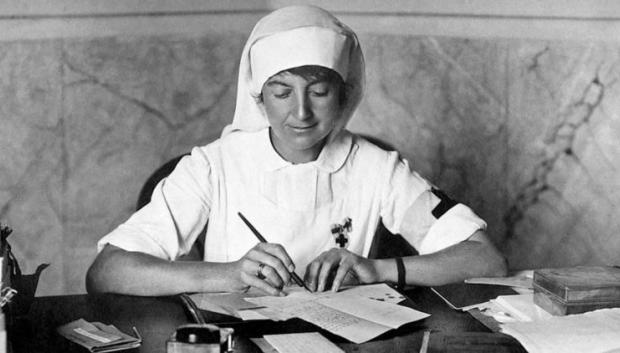 Carmen Agoloti Mesa, dama Enfermera de la Cruz Roja