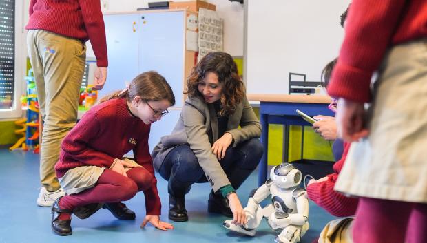 Madrid presenta un programa pionero para mejorar la atención temprana a niños con autismo