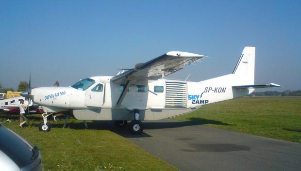 Un avión Cessna 208B Grand Caravan como el desaparecido en Alaska