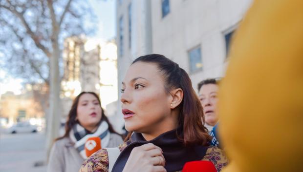 La actriz Elisa Mouliaá llega a declarar a los juzgados de Plaza de Castilla