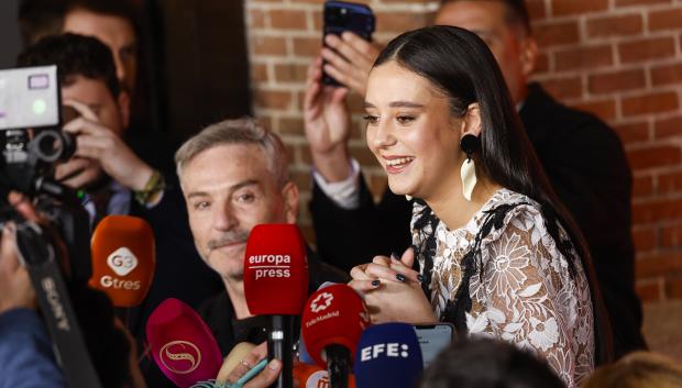 Victoria Federica, atendiendo a los medios
