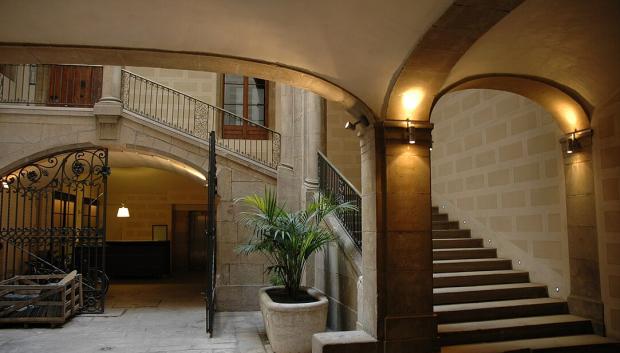 Vista del Palacio Palmerola, en la calle de la Portaferrissa de Barcelona