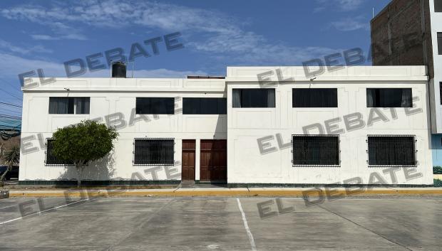 Fachada de la vivienda de José Luis Ábalos en Chimbote (Perú)
