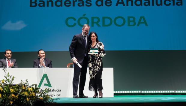 El delegado de Gobierno de la Junta, Adolfo Molina, y María Dolores Jiménez, en el acto del pasado jueves