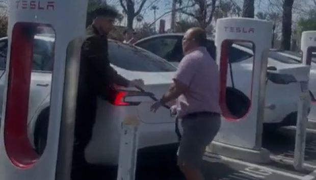 Las cámaras de los Tesla recogen numerosas discusiones en vídeo