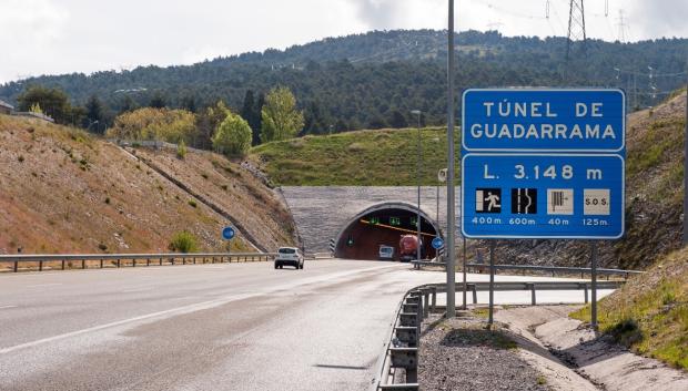 Las nevadas son habituales en el túnel de Guadarrama