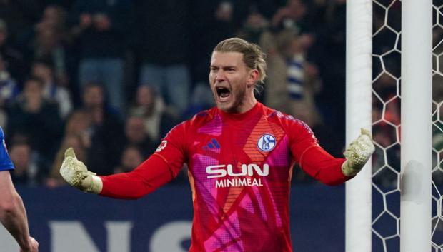 Karius está volviendo a sonreír en el Schalke 04 después de tocar fondo
