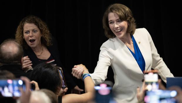 La jueza Susan Crawford gana el puesto al Tribunal Supremo de Wisconsin