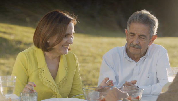 Aurora Díaz y Revilla, en el jardín de su casa de Cantabria