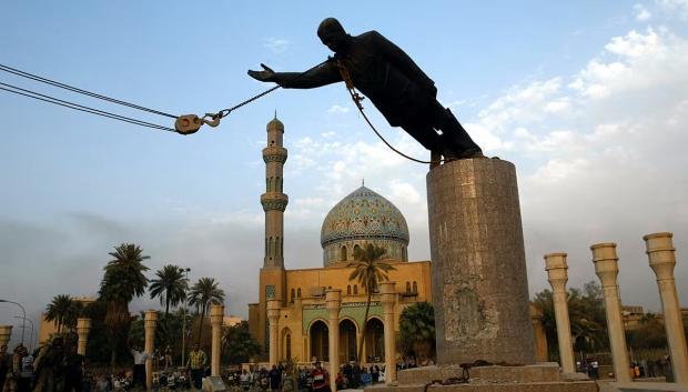 Derribo de la estatua de Sadam Hussein en Bagdad