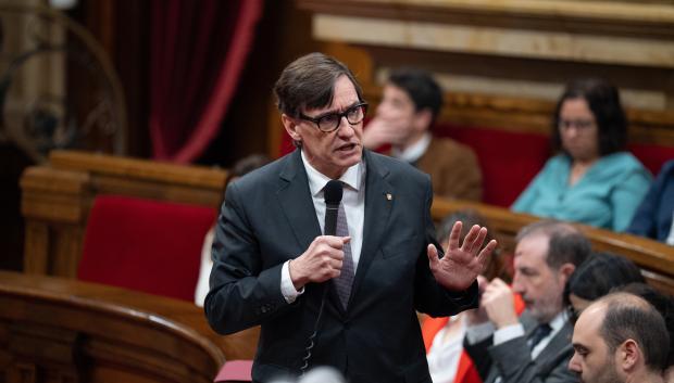 El president de la Generalitat, Salvador Illa, durante una sesión de control al Govern de la Generalitat de Cataluña en el Parlament, a 9 de abril de 2025, en Barcelona (España).