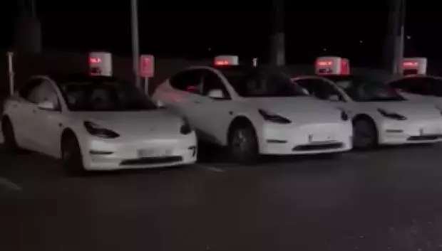 A muchos conductores les sorprendió la noche esperando