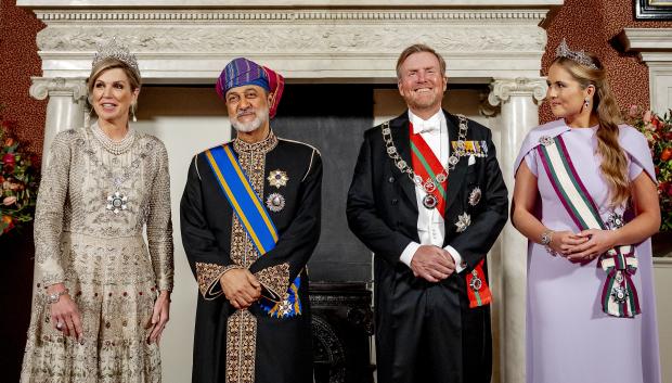 King Willem-Alexander, Queen Maxima and Princess Amalia with Sultan Haitham bin Tariq at the state banquet in Amsterdam on ocassion the state visit of the Sultan of Oman to the Netherlands.