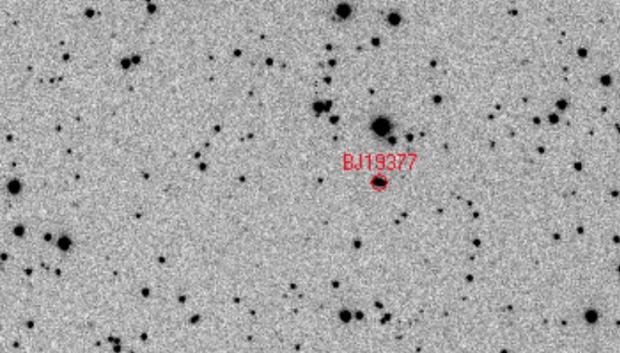 Esta imagen muestra el paso de un asteroide en los datos del IASC, animado por el software Astrometrica