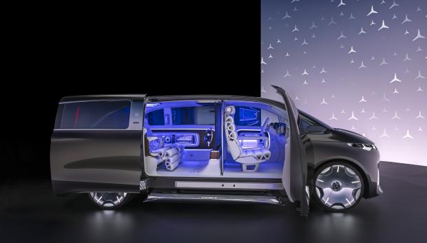 El espacio no es problema en el interior
Mercedes-Benz Vision V