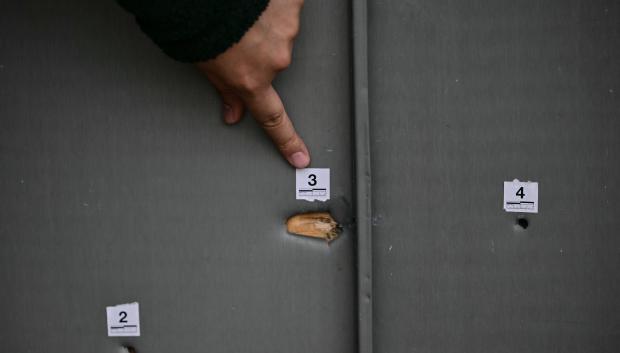 Impactos de bala en un muro de la prisión de Toulon-La Farlede, en Francia