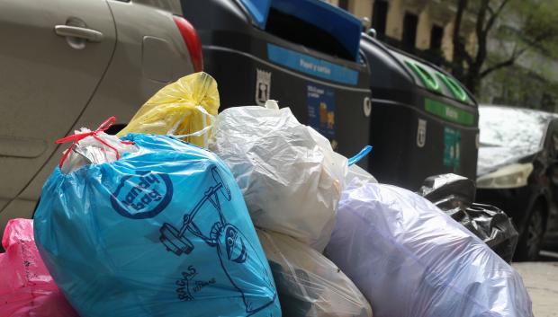 Acumulación de basura en Madrid durante la huelga