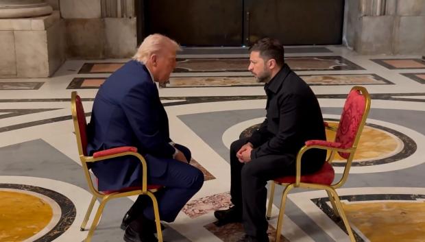 Trump y Zelenski improvisan un encuentro poco antes del funeral del Papa Francisco