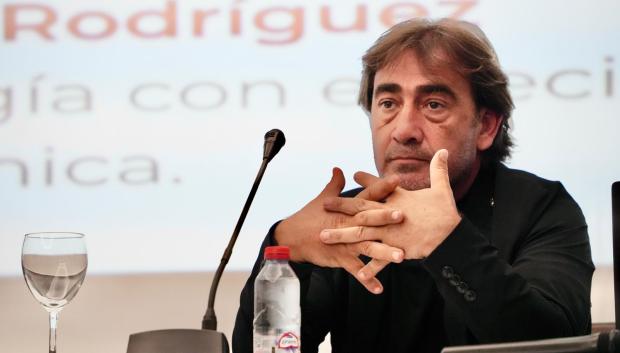Juan de Dios Serrano, durante su ponencia en el Real Círculo de la Amistad de Córdoba