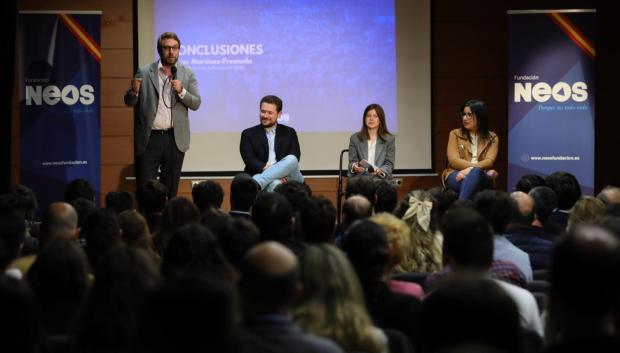 Javier Martínez-Fresneda, director de NEOS, Jano García y Lupe Sánchez