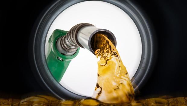El agua se mezcla con el carburante en el depósito