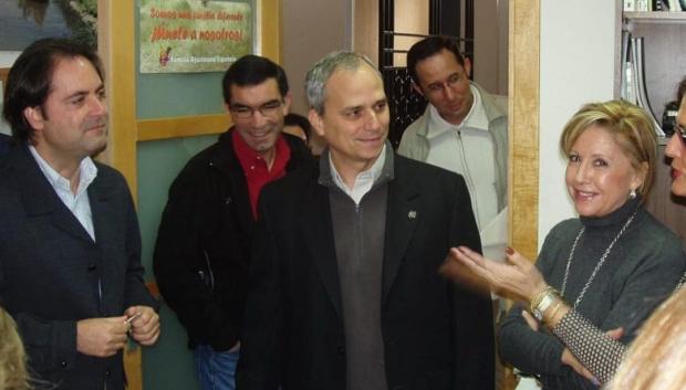Robert Prevost (El Papa León XIV) en 2002 durante su visita a Talavera