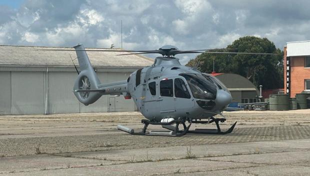 Helicóptero H135 de Airbus para la Armada española que participó en la demostración con Flexrotor en la base Coronel Mate (Madrid)