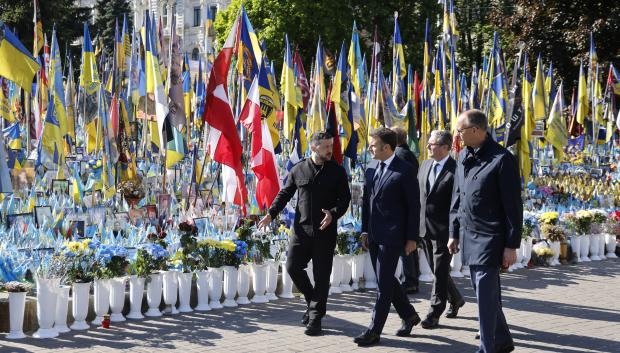 Tusk de Polonia, Starmer de Reino Unido, Macron de Francia y Merz de Alemania en Kiev con Zelenski (2025)