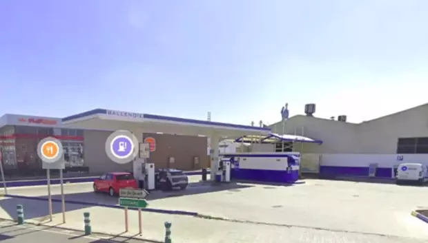 La estación de servicio en una imagen anterior