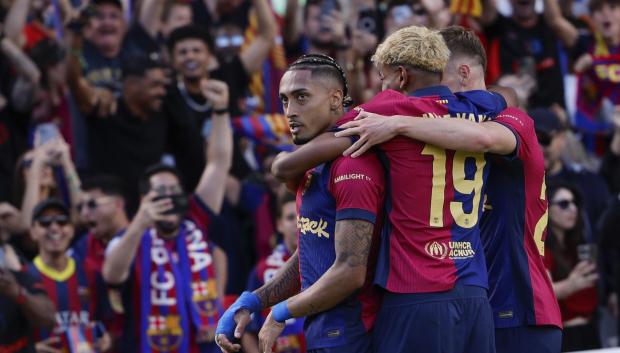 Raphinha celebra uno de sus goles ante el Real Madrid