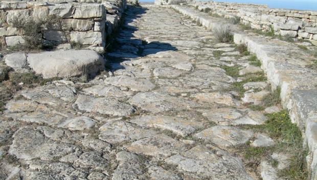 Calzada ibero-romana cerca de Azaila.