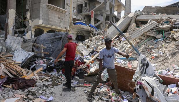 Los escombros de un edificio alcanzado por un ataque israelí en Jabalia, en el norte de la Franja de Gaza