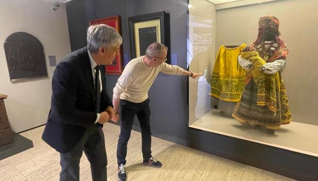 El delegado territorial de la Junta en León, Eduardo Diego, en el Museo de León