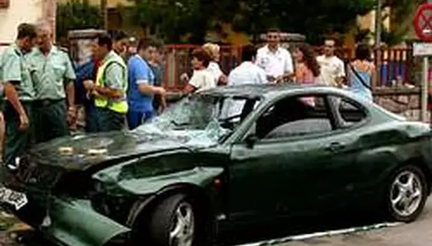 Así quedó el coche tras el atropello masivo de Ribadesella en 2004