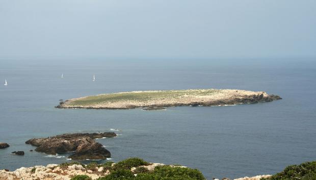 Isla de Sanitja vista desde el cabo de Cavallería