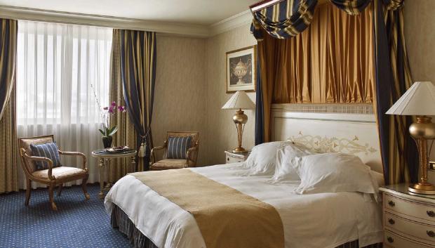 Dormitorio de la suite 716 del hotel Intercontinental de Madrid.