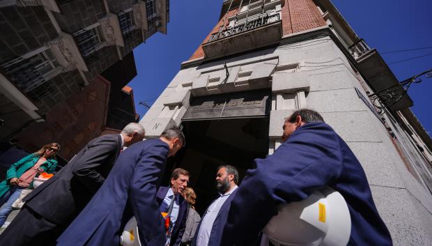 Visita al inicio de las obras en Prado 30
