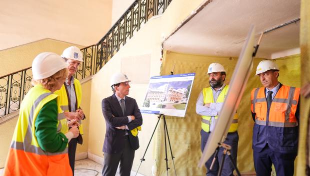 Visita al inicio de las obras en Prado 30